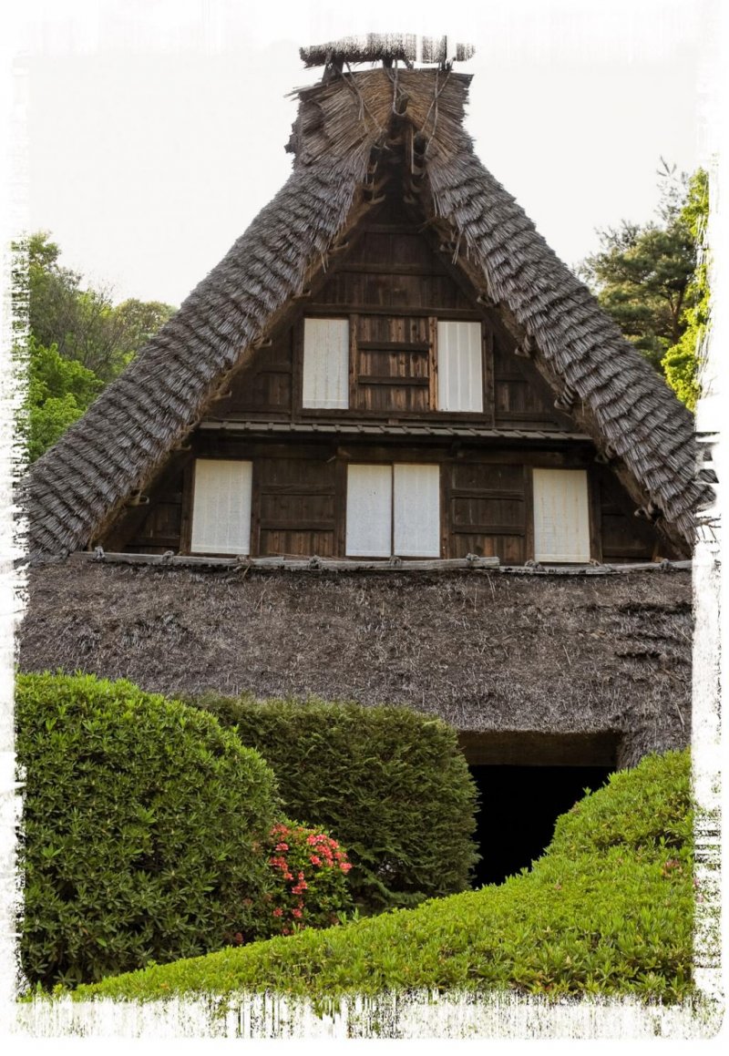 <p>Дом Эмукай из префектуры Тояма (конец 17-го века).</p>