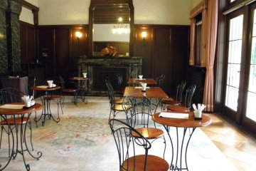 One of the main rooms, where one can still sip a cup of coffee nowadays