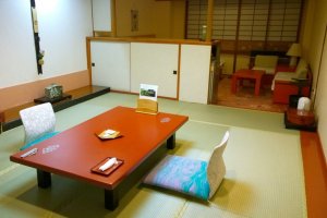 Kirakukan - ห้องพักหรูในแบบญี่ปุ่นดั้งเดิมที่มีห้องรับแขกและส่วนของห้องนอนที่แยกกันเป็นสัดส่วน