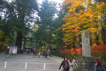 <p>Nikko Toshogu (日光東照宮) ศาลเจ้าในศาสนาชินโตแห่งเมืองนิกโก้ที่เป็นมรดกโลกทางวัฒนธรรมอันเลื่องชื่อ ซึ่งอยู่ไม่ไกลจาก Kinugawa Onsen นัก สามารถนั่งรถไฟเที่ยวบริเวณนี้ได้สบายๆ&nbsp;</p>