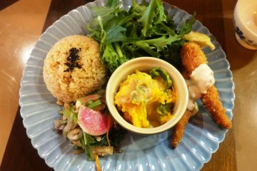 <p>The one-plate lunch special at Le Coccole</p>