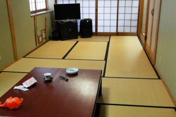 <p>A typical guestroom at Yamanoyu</p>