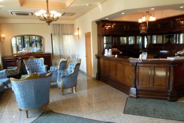 <p>There is no staff at the front desk of Hotel Sonia. Guests must check in and out at the Hotel Sonia II.</p>