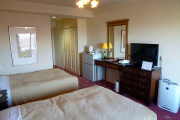 <p>Rooms with double beds, deluxe twin rooms, and Junior suites are also available.</p>