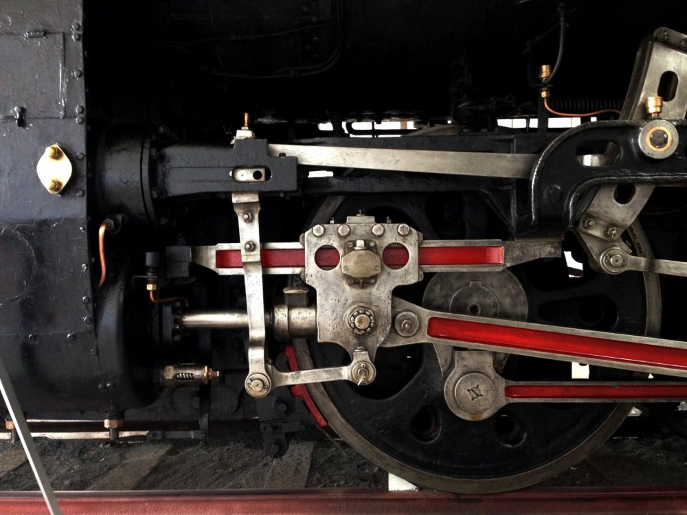 Detail of wheels in a 2-6-2 layout