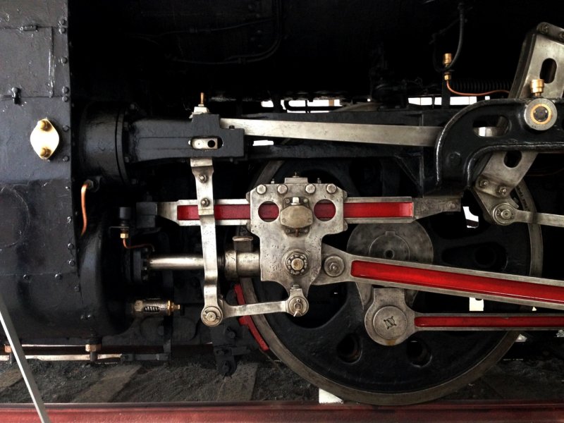 <p>Detail of wheels in a 2-6-2 layout</p>