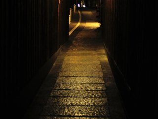 In Kyoto, there are many narrow alleys like this
