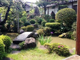 A traditional Japanese garden at Mikami&#39;s house.
