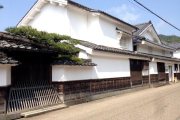 <p>The grand entrance to Mikami&#39;s historic house in Miyazu. &nbsp;Today this port is the gateway for cruise ships to dock in Kyoto Prefecture.</p>