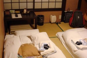 Budget room; tatami with shared toilet.