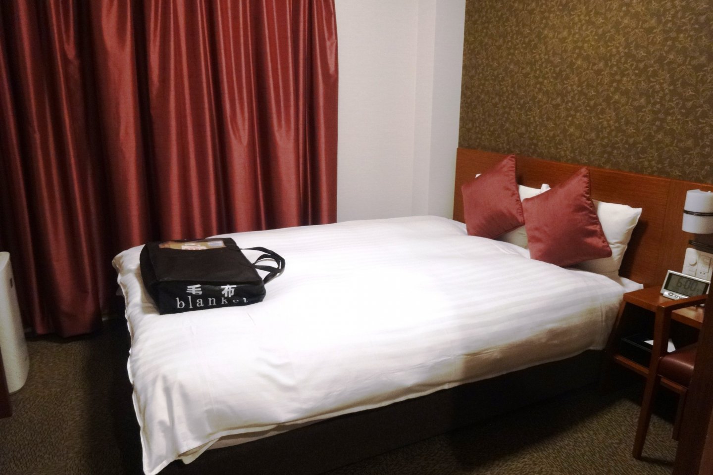 A spacious single room at Dormy Inn Premium Wakayama