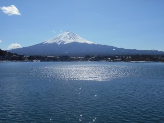 Gunung Fuji dilihat dari Danau Kawaguchi