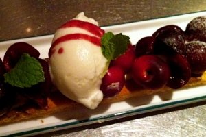 American Cherries and Yoghurt ice-cream tart