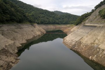 <p>The water level drops to less than 50 percent in fall.</p>