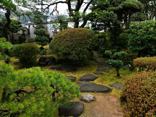 This teahouse was well known throughout Japan, along with&nbsp;another prostitute house, Hikitaya Kagetsuro