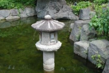 A small pond near the entrance of Tokugawa-en