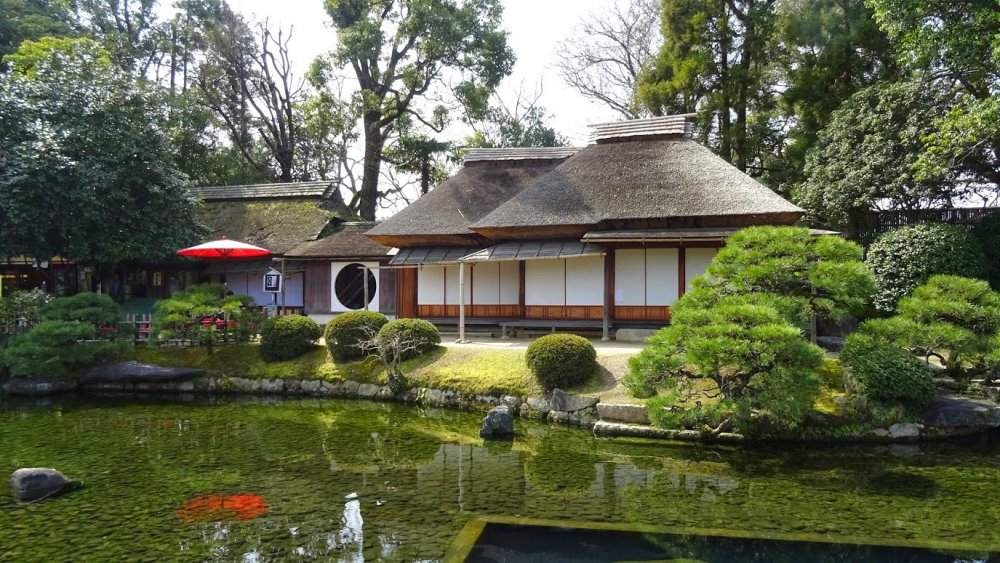 โรงน้ำชา (tea house) ภายในสวนโคะระกุเอ็น