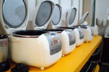 Oakhouse provides convenient appliances, such as these rice cookers at Kamata&nbsp;260