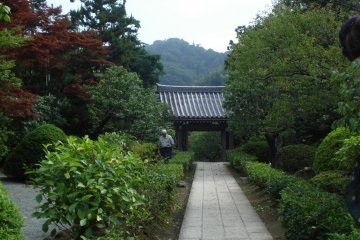 Looking back towards the entrance of Jomyoji Temple