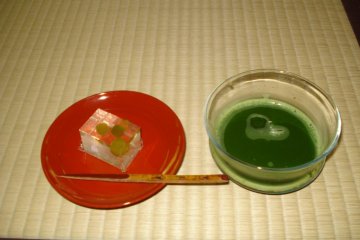 Green tea (cold) and Japanese sweet at Jomyoji Temple