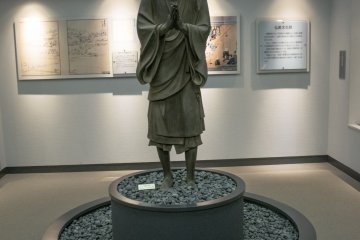 <p>This statue commemorates&nbsp;Sagamihara&#39;s ancient settlers. Many of them where buddhist monks.</p>
