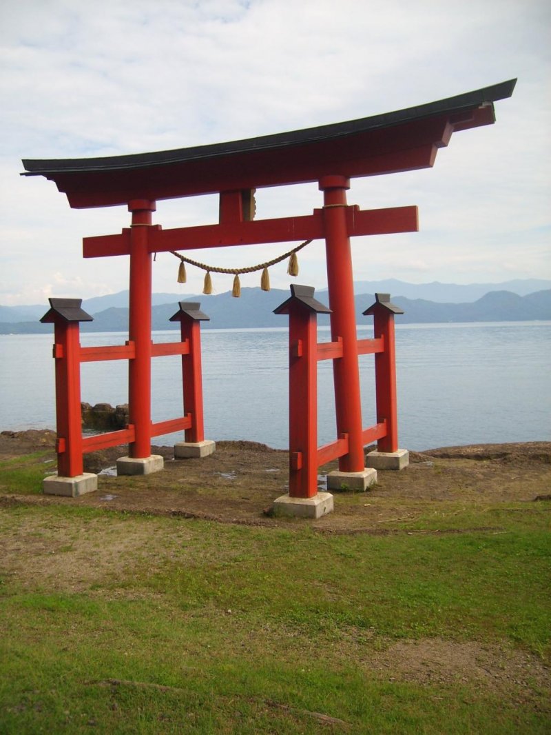 There are plenty of places to check out around the circumference of the lake, like this tori gate at Gozanaishi Shrine