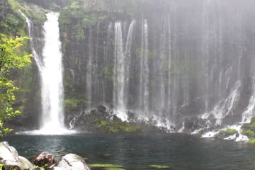<p>The Shiraito waterfall looks even better in the rain and mist</p>