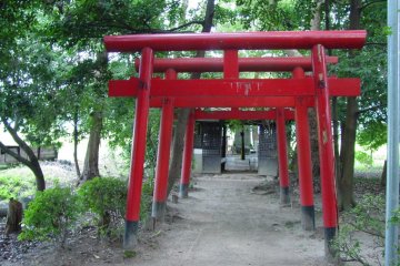 Adjunct Shrine to Inari