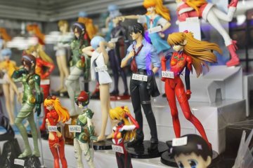 <p>Mandarake in Nakano has an amazing range of figurines, manga, and classic sci-fi merchandise</p>