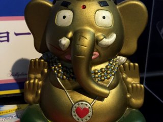 Đây là Ganesha, vị thần của sức khoẻ và hạnh phúc được đặt ngay ở lối vào