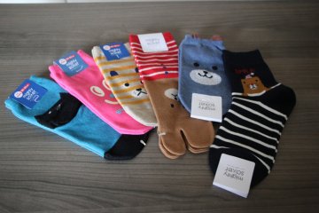 <p>Забавные японские носки</p>