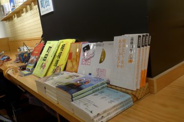 <p>There is quite a variety of books to choose from, but you can also bring your own.&nbsp;</p>