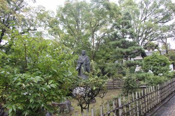 Мавзолей Отани Хонбё в Киото