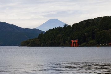 View from Moto-Hakone when you start walking along the lake
