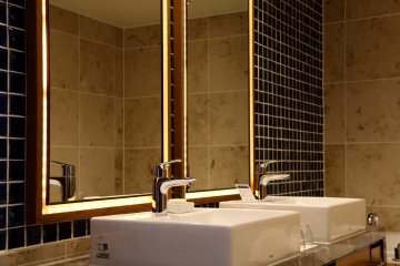 A bathroom in one of the Highland Resort Hotel &amp; Spa rooms