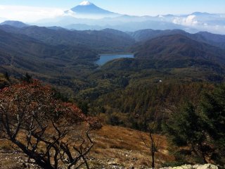 Phong cảnh từ núi Daibosatsu.