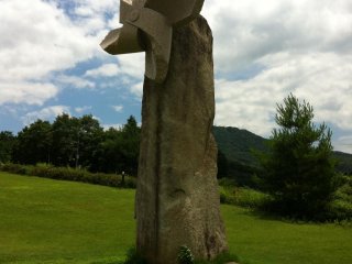 Cối xay gió bằng đá ở công viên Ukan Tsuneyama