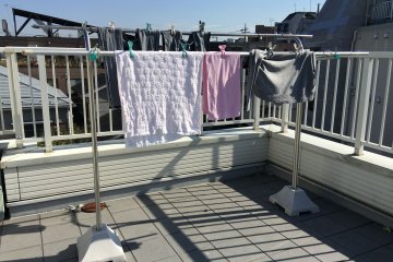 <p>Rooftop laundry rack</p>