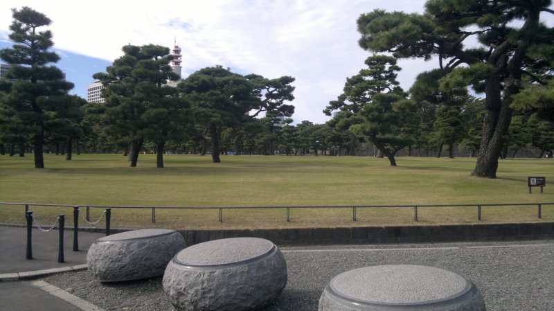 <p>Kokyogaien, an open space garden for the public.</p>