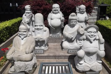 <p>Buddhist deities at Io-ji</p>