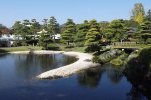 Taman Momiji-yama di Shizuoka