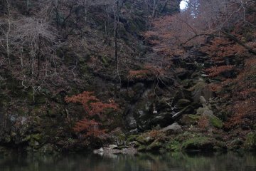<p>&quot;Kotokei&quot; (Ancient Peach Gorge), my favorite part of the whole cruise. I still can&#39;t believe that I saw this scenery of ravine cuts in real life, not from a painting!</p>