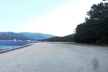 The squeeky white sand beaches are a pleasant place to have a picnic or go for a swim in summer.
