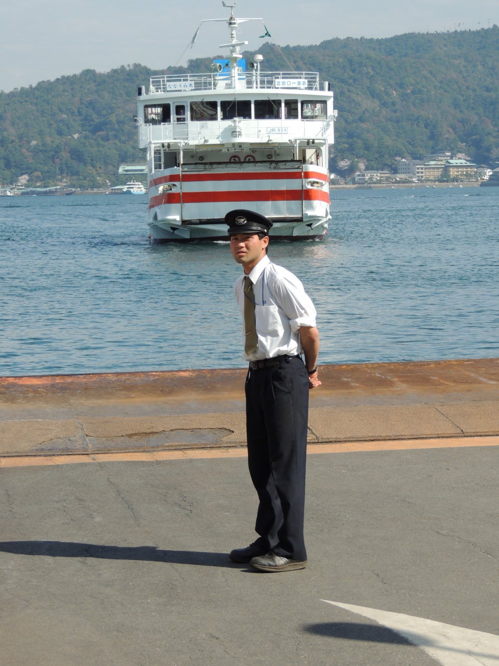 Itsukushima ou Miyajima est une &icirc;le situ&eacute;e dans la mer int&eacute;rieure de Seto