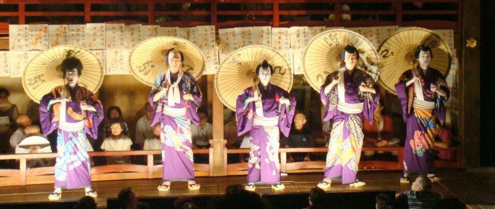 Performance using Japanese umbrellas.&nbsp;
