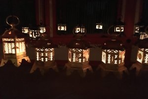 Подвесные фонари в главном зале