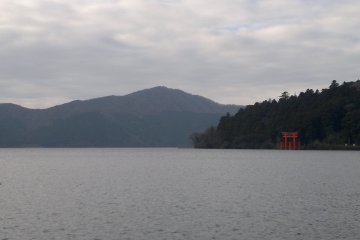 Here was the picture of Lake Ashi when I arrived. Mount Fuji was behind the thick clouds. 
