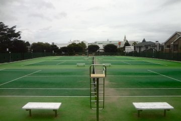 야마테공원의 테니스장