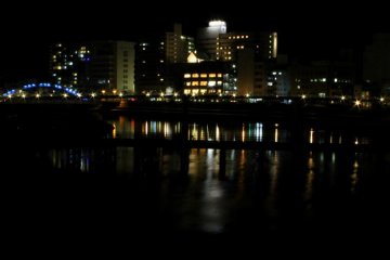 A magnificent night view from Ayumi Bridge in Numazu City