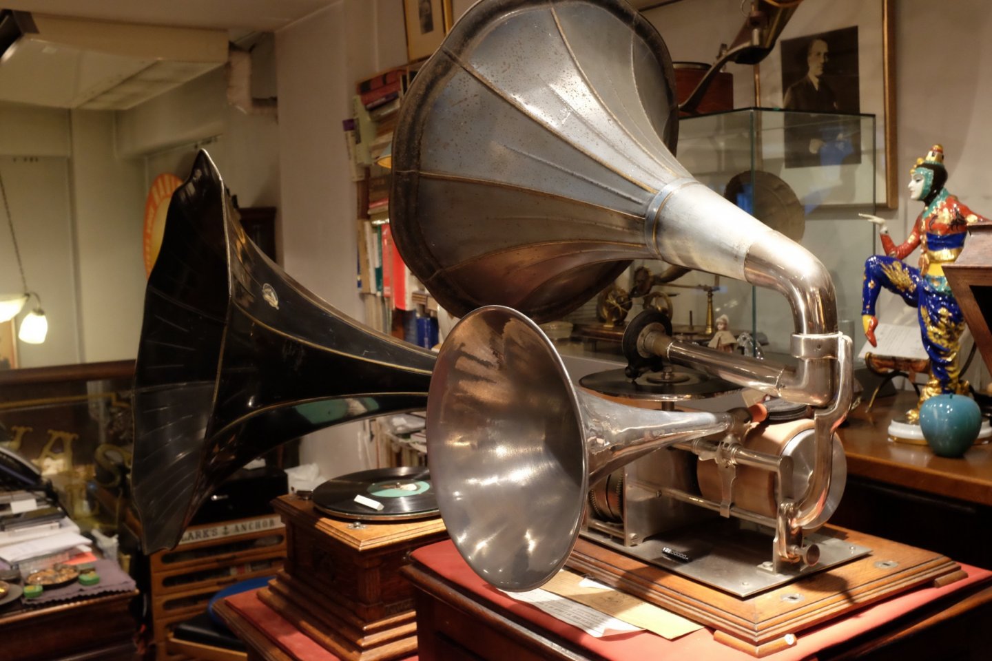 Acoustic gramophones